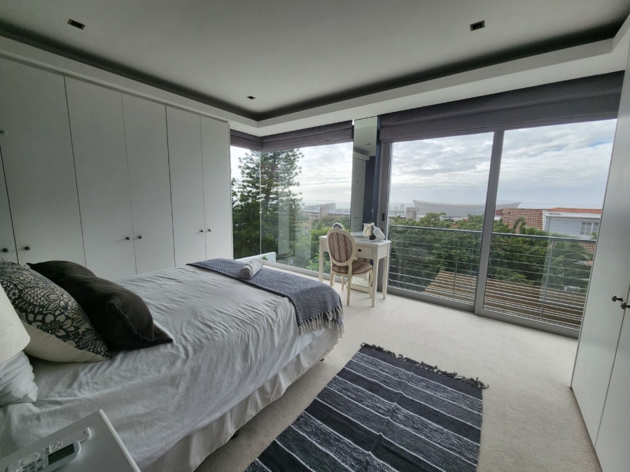 To Let 3 Bedroom Property for Rent in Green Point Western Cape